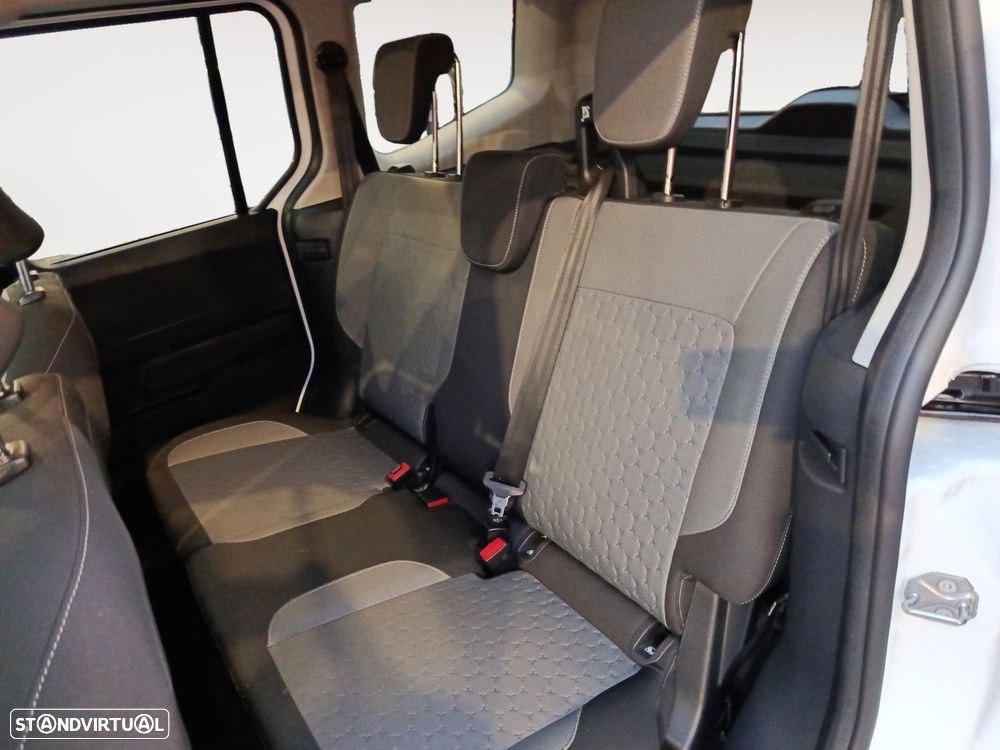 Ford Tourneo Courier 1.0 EcoBoost Titanium DCT — fotografia 13