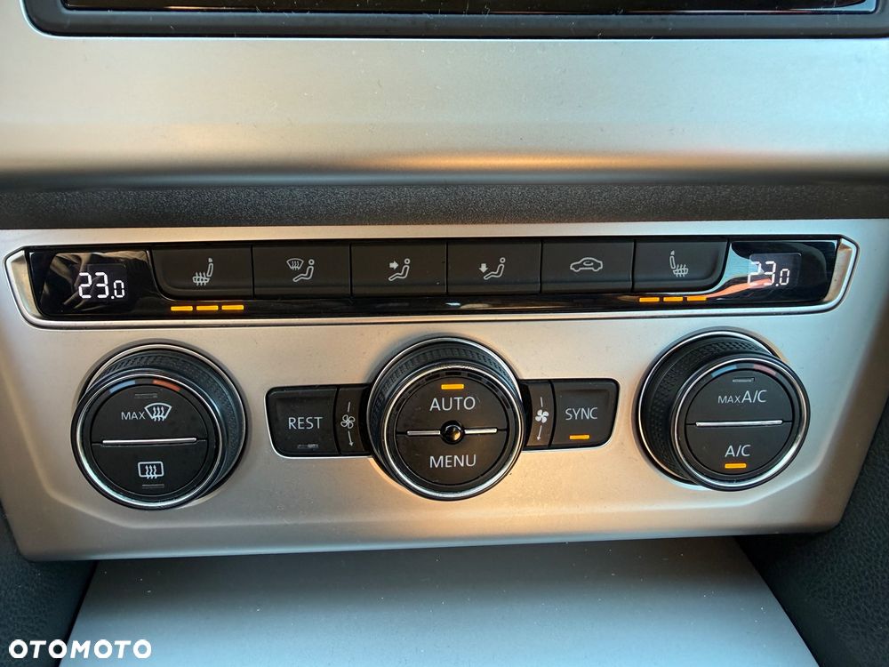 Volkswagen Passat - 18