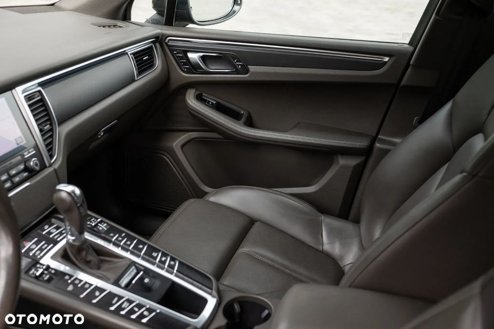Porsche Macan Standard - 36