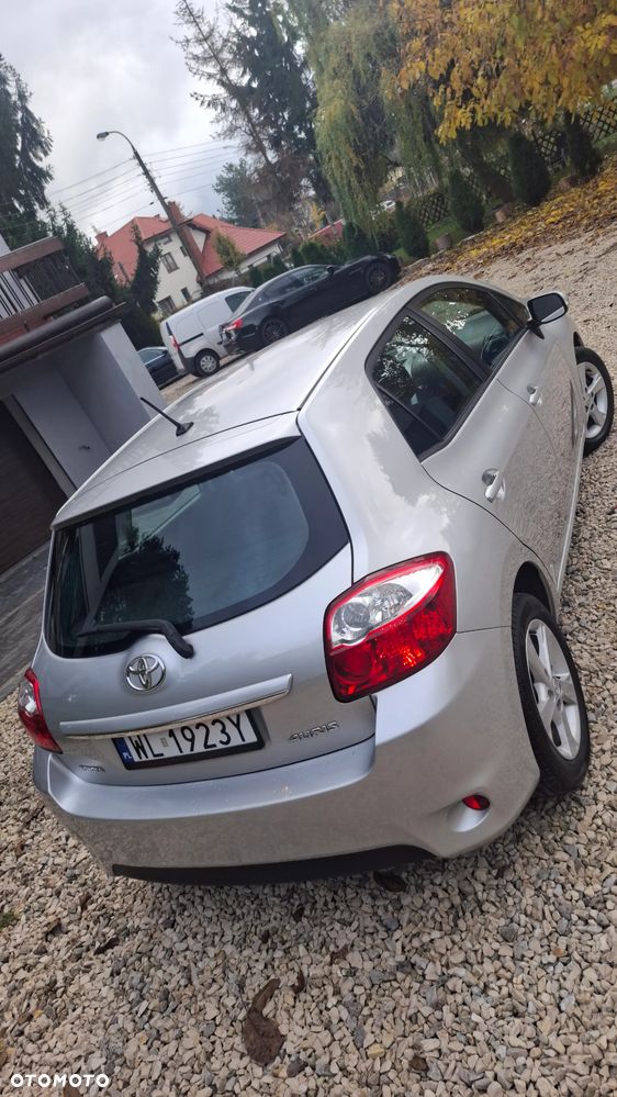Toyota Auris 2012 photo 3