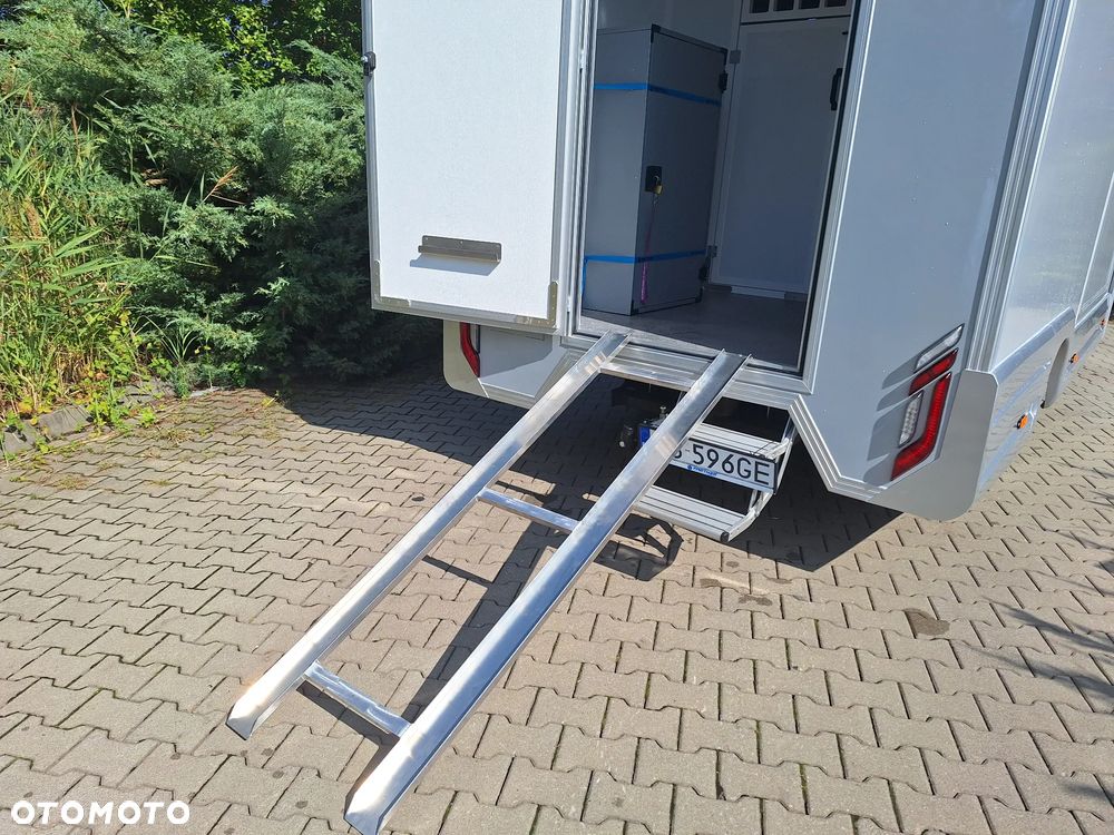 Mercedes-Benz Sprinter 319 - 7