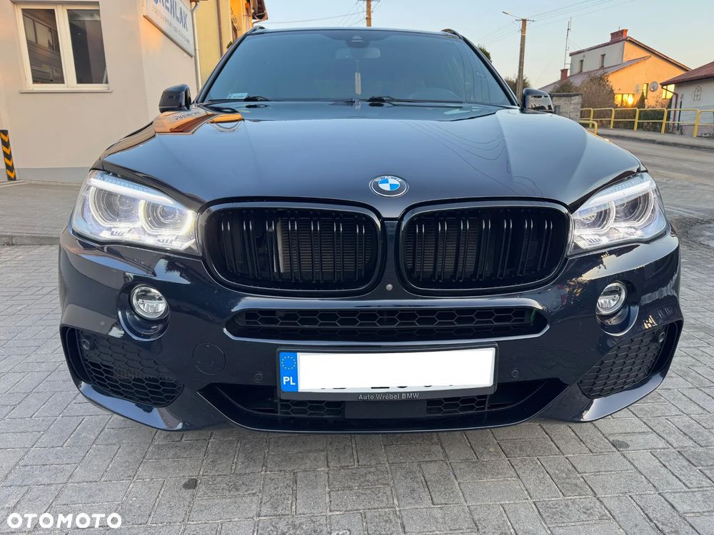 BMW X5 xDrive50i Sport-Aut - 2