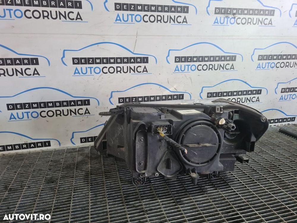 Far Dreapta BMW X3 F25 2010 - 2014 SUV 4 Usi (1044) Fara xenon - 2