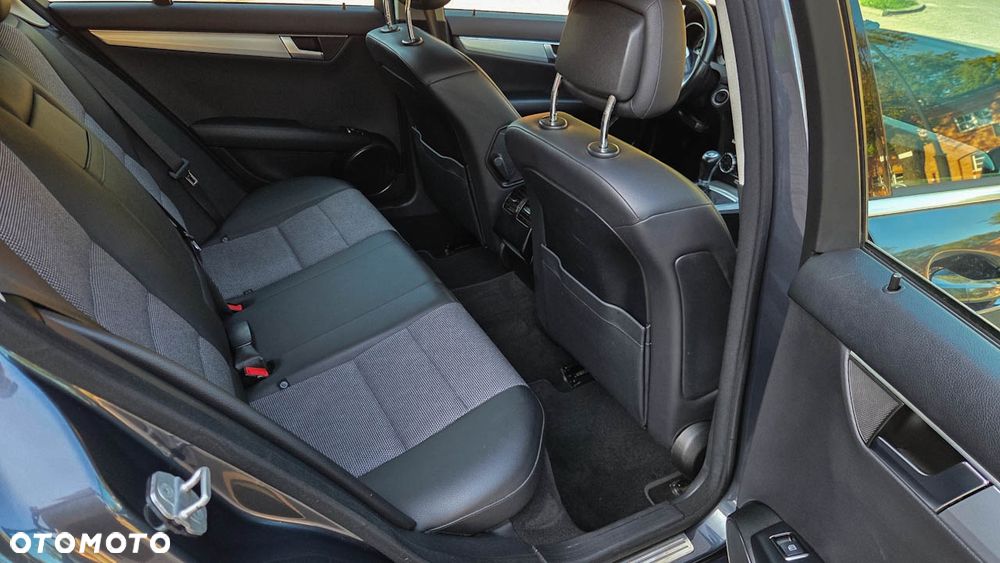 Mercedes-Benz Klasa C 180 (BlueEFFICIENCY) Avantgarde - 9