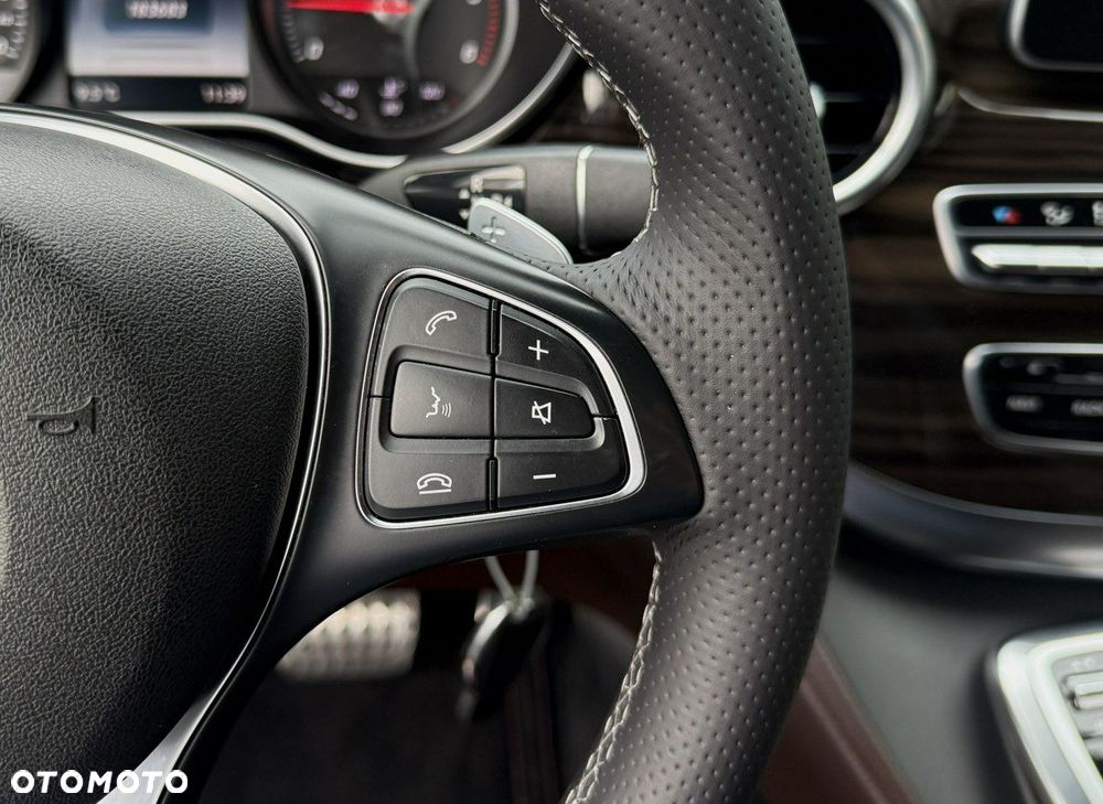 Mercedes-Benz Klasa V - 31