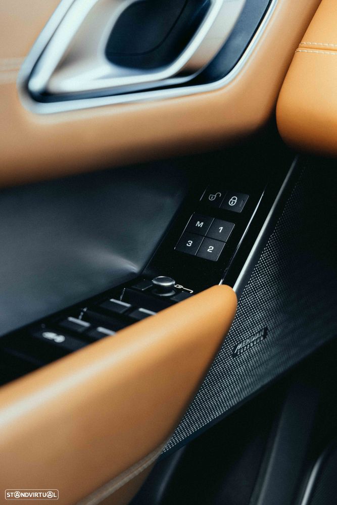 Land Rover Range Rover Velar 3.0 D R-Dynamic SE - 13