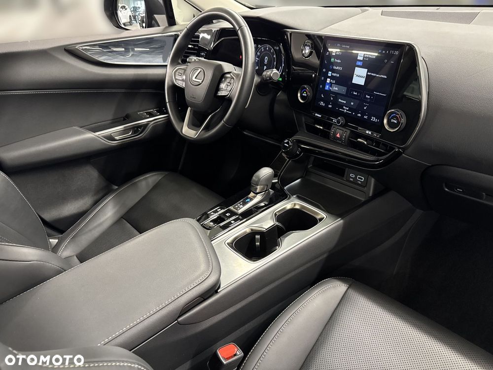 Lexus NX 350h Business AWD - 21