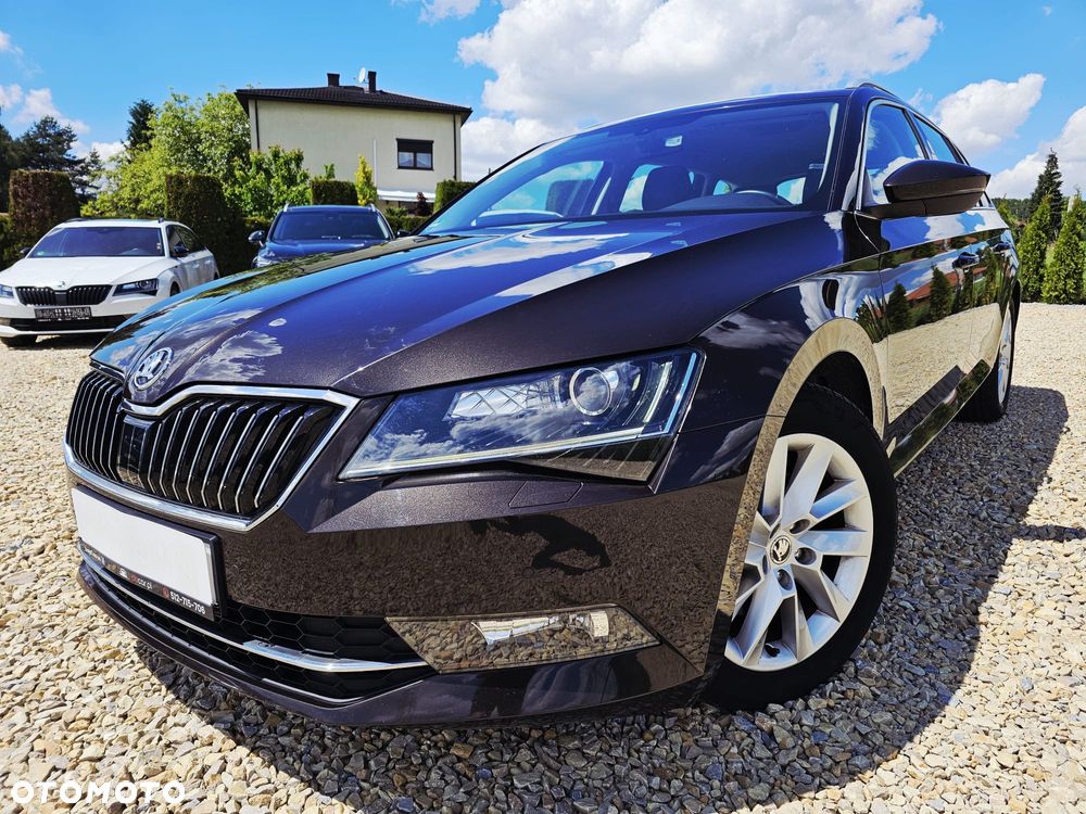 Skoda Superb 2.0 TDI DSG Ambition - 28