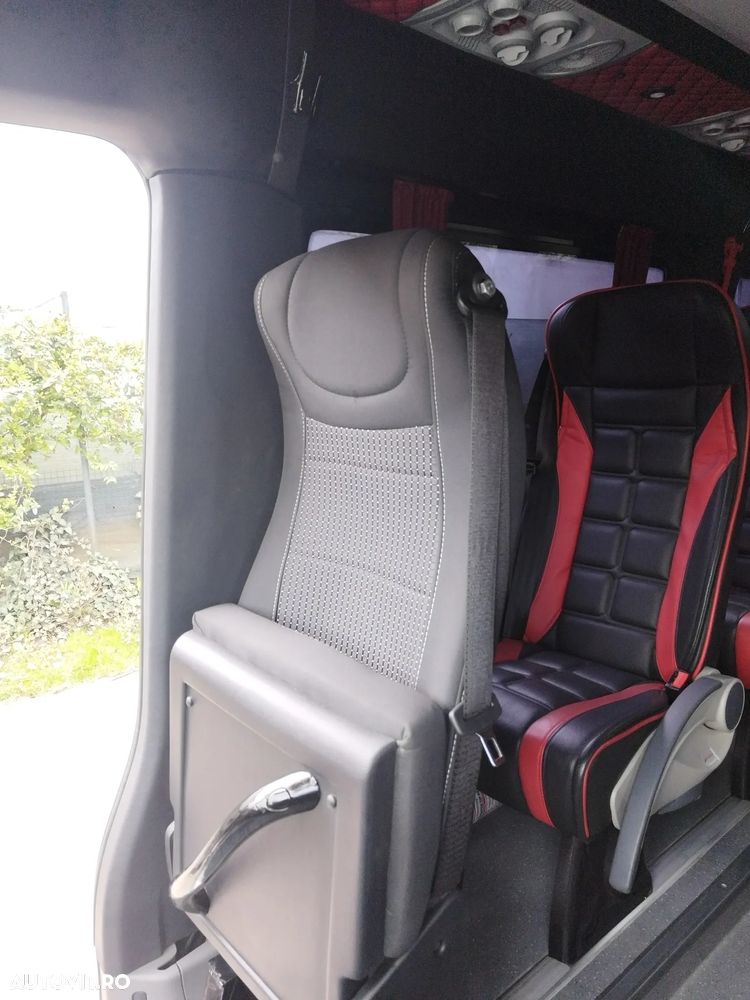 Volkswagen CRAFTER 2.0 - 7