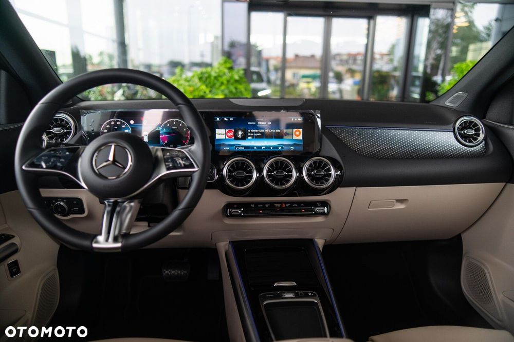 Mercedes-Benz GLA - 17