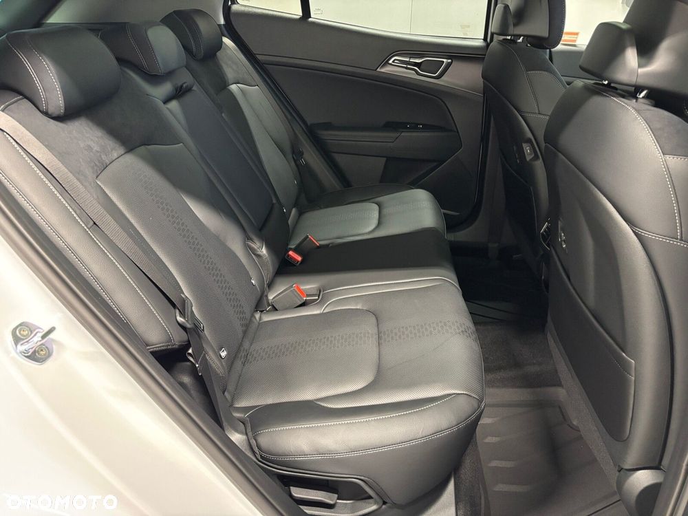 Kia Sportage - 16
