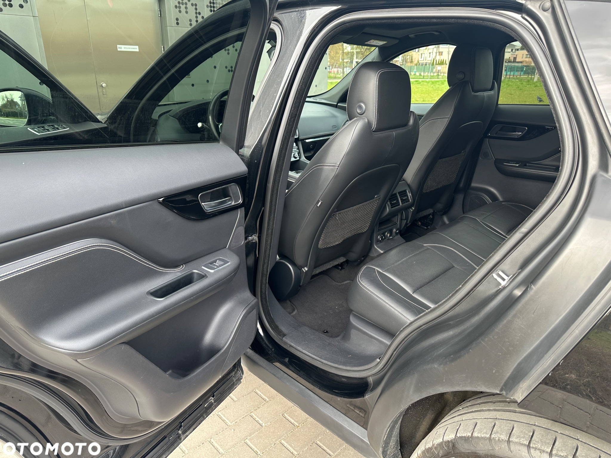 Jaguar F-Pace 2.0 i4D AWD R-Sport - 14