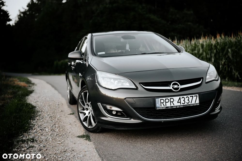 Opel Astra 1.4 T Cosmo - 4