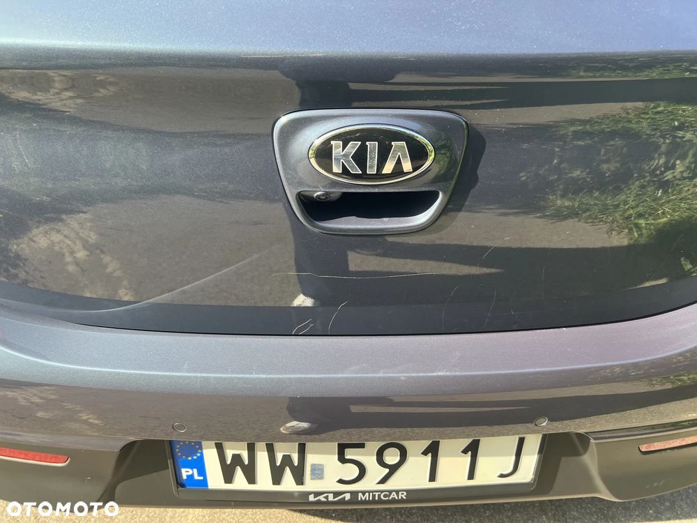 Kia Rio 1.2 L - 8