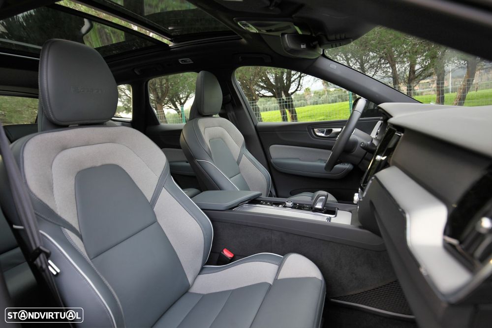 Volvo XC 60 2.0 T8 PHEV R-Design AWD - 34