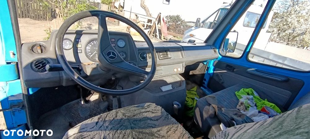 Mercedes-Benz 310 D - 7