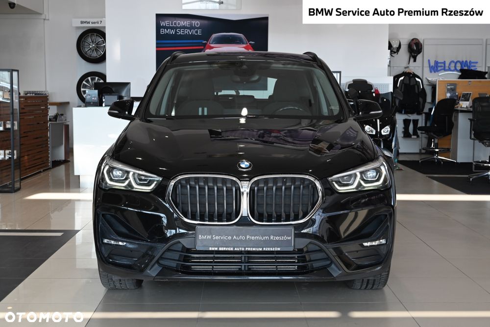 BMW X1 xDrive20d Sport Line - 2