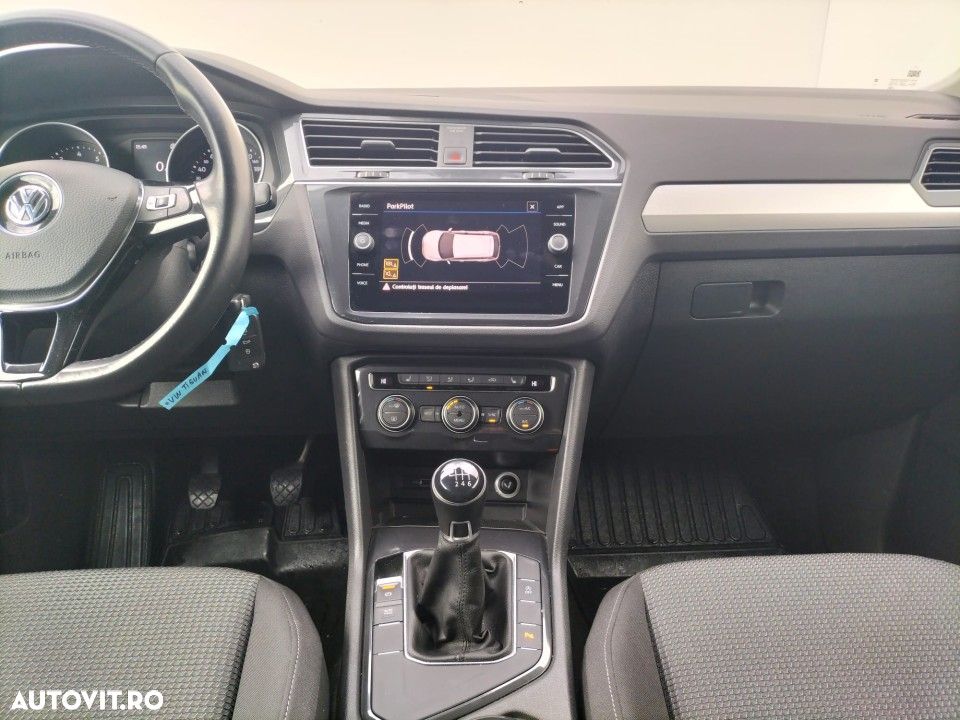Volkswagen Tiguan - 9