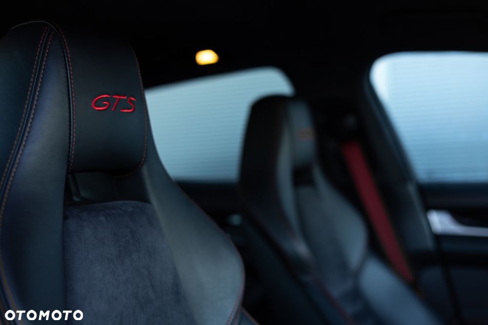 Porsche Panamera GTS PDK - 13