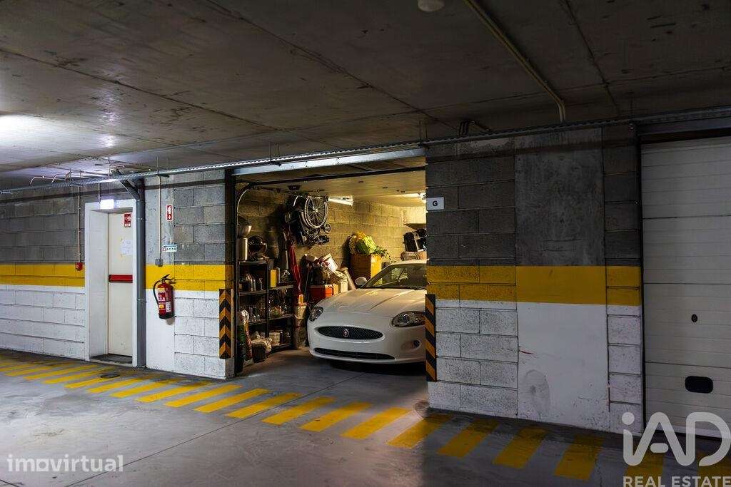 Apartamento T3 em Ponta Delgada (São Pedro) de 145 m2 - Grande imagem: 3/28
