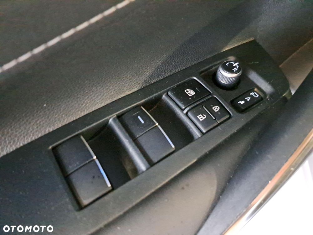 Toyota Corolla 1.8 Hybrid Style - 33