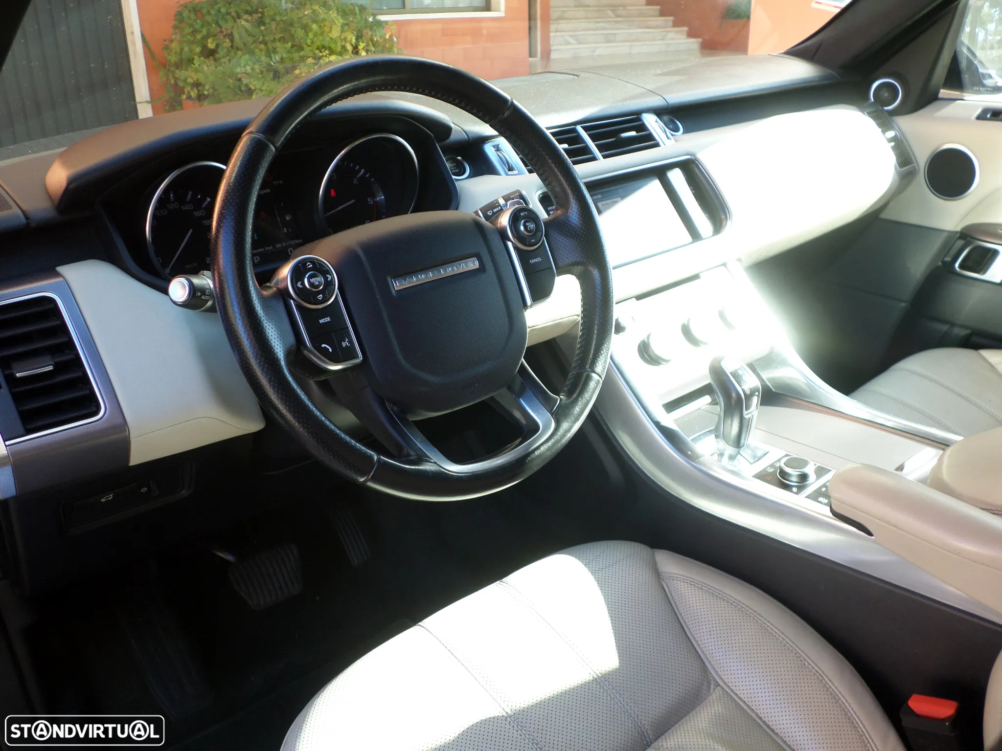 Land Rover Range Rover Sport 3.0 TDV6 HSE - 4