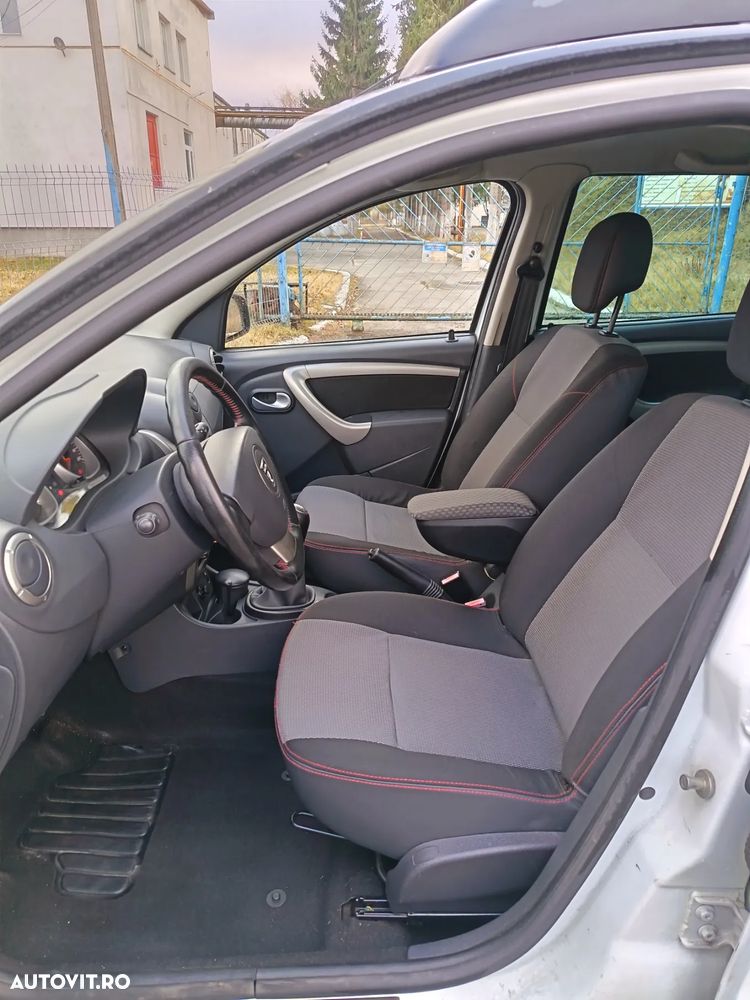 Dacia Duster 1.6 16V 105 4x2 Laureate - 8