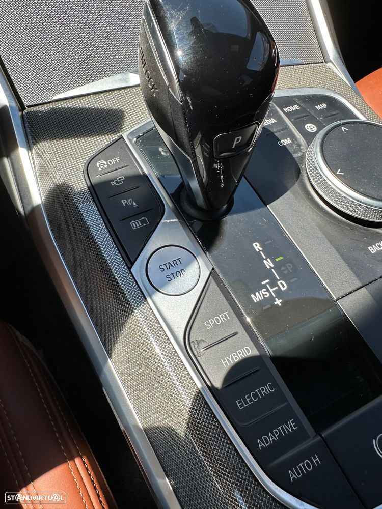 BMW 330 e Touring Line Sport Auto - 26