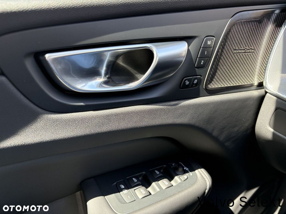 Volvo XC 60 - 21