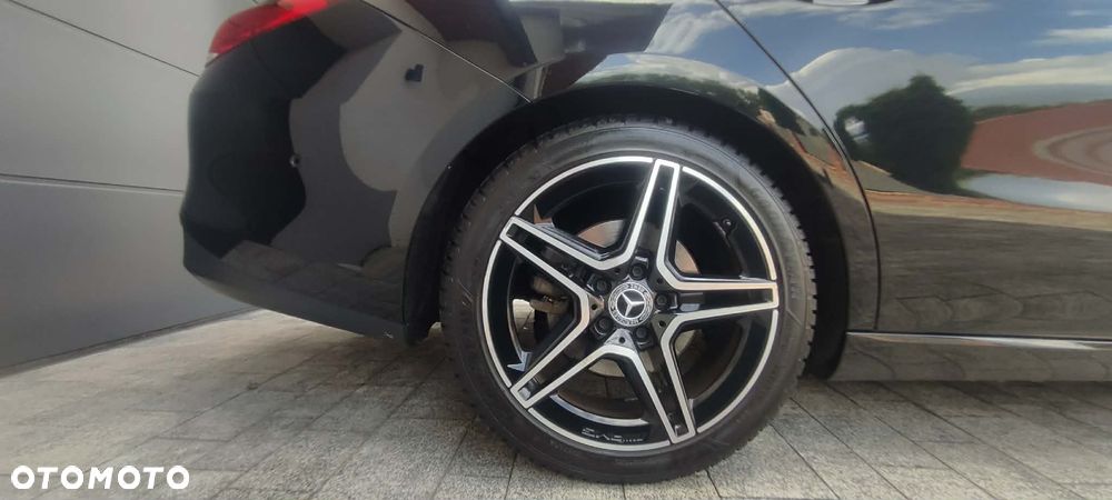 Mercedes-Benz CLA 180 7G-DCT - 17