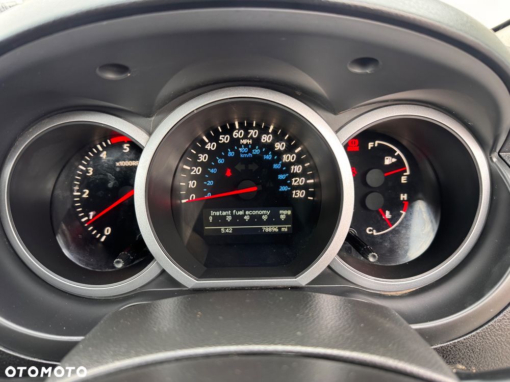 Suzuki Grand Vitara 1.9 DDiS Comfort + DPF Family - 17
