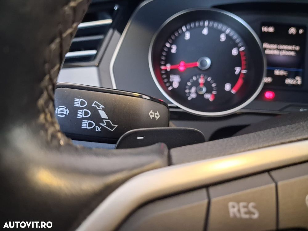 Volkswagen Passat - 11