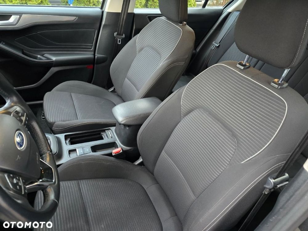 Ford Focus 1.0 EcoBoost Trend Edition Business - 10