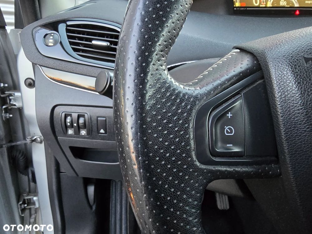 Renault Scenic 1.2 TCe Energy Limited EU6 - 17