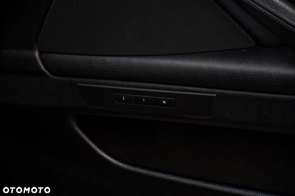 BMW Seria 5 520d - 39