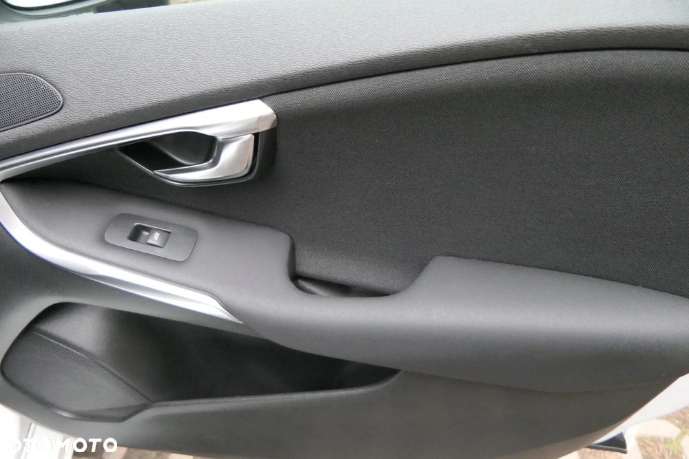 Volvo V40 T2 Drive-E Momentum - 22