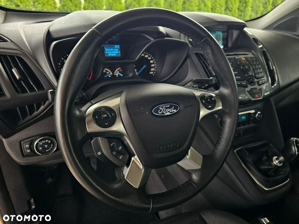 Ford Tourneo Connect - 13