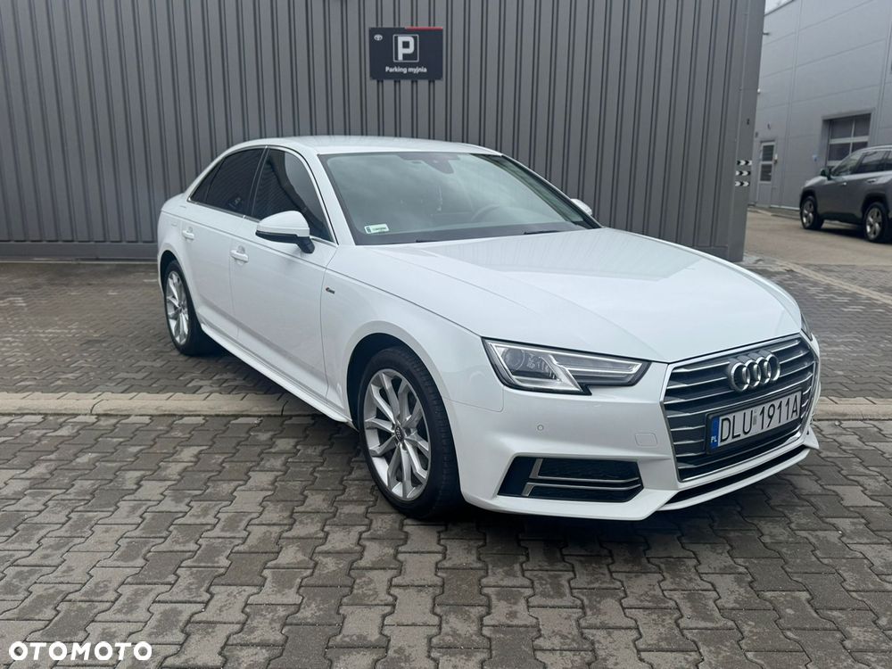 Audi A4 Limousine - 1