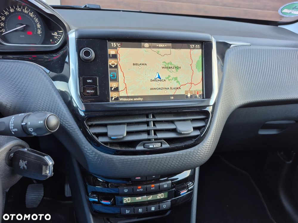 Peugeot 2008 1.6 BlueHDi Allure - 28
