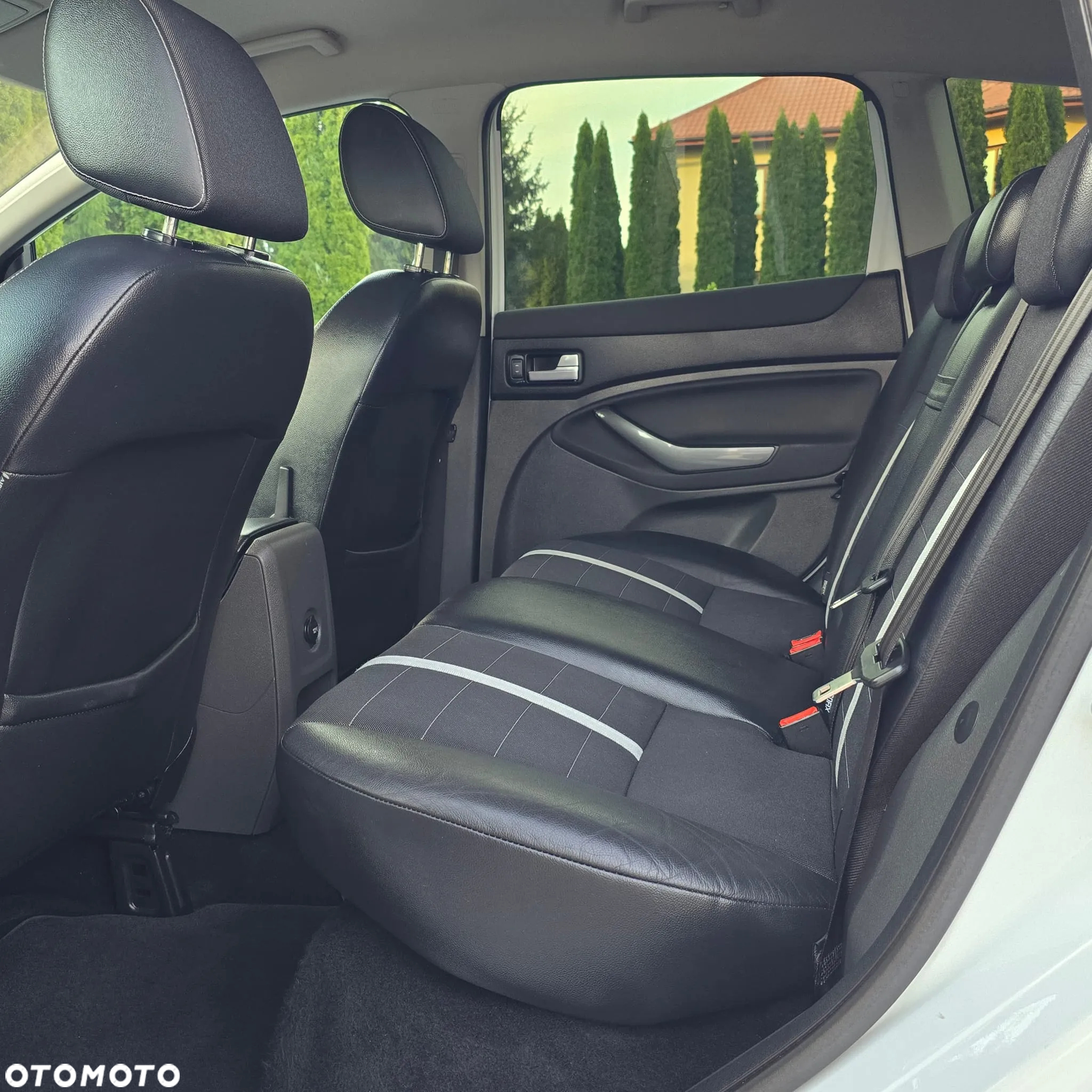 Ford Kuga 2.0 TDCi FWD Titanium - 23