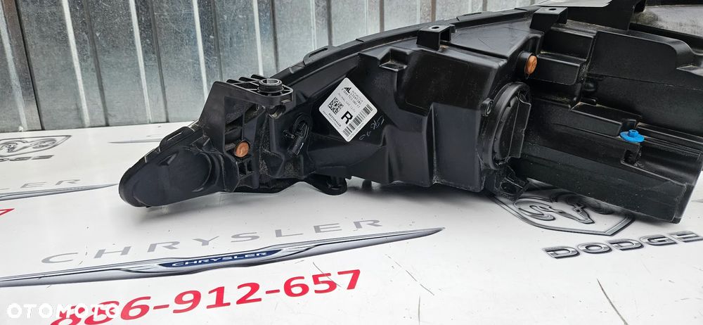 Chrysler Pacifica 2016- Reflektor prawy Lampa prawa  68370844AB  LED SOCZEWKA - 15