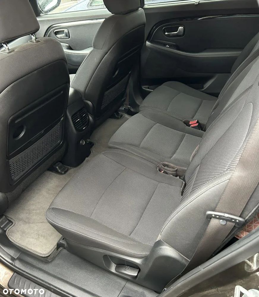 Kia Carens 1.6 GDI L - 10