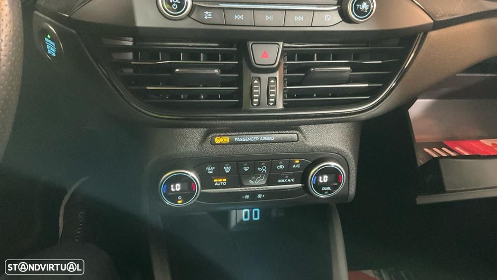 Ford Focus SW 1.5 TDCi EcoBlue Active - 8