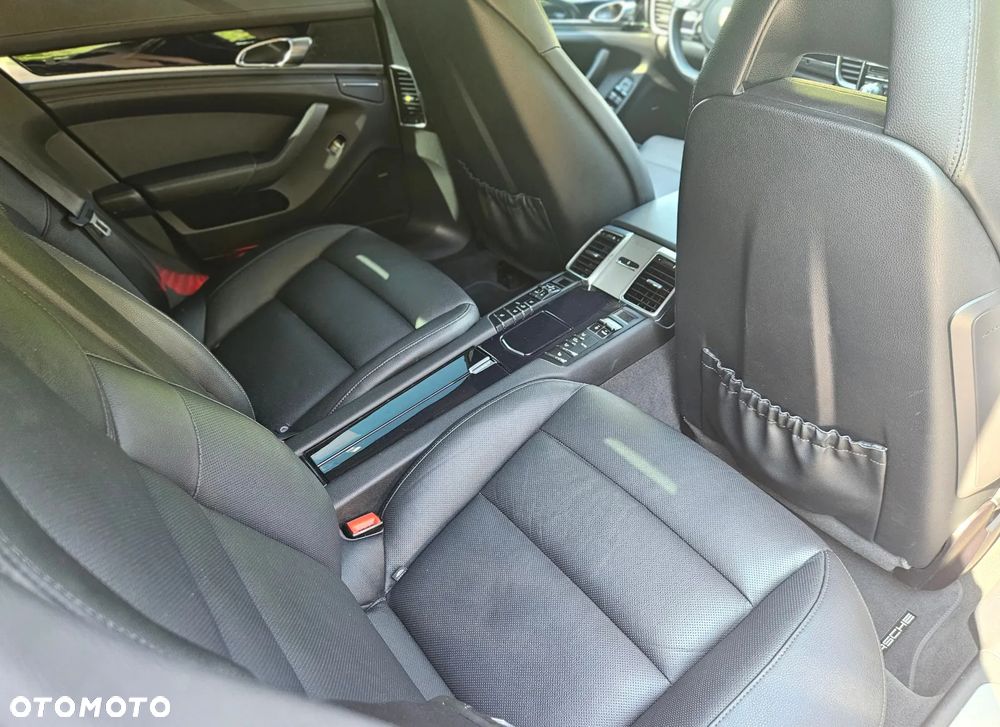 Porsche Panamera 4S Executive PDK - 24