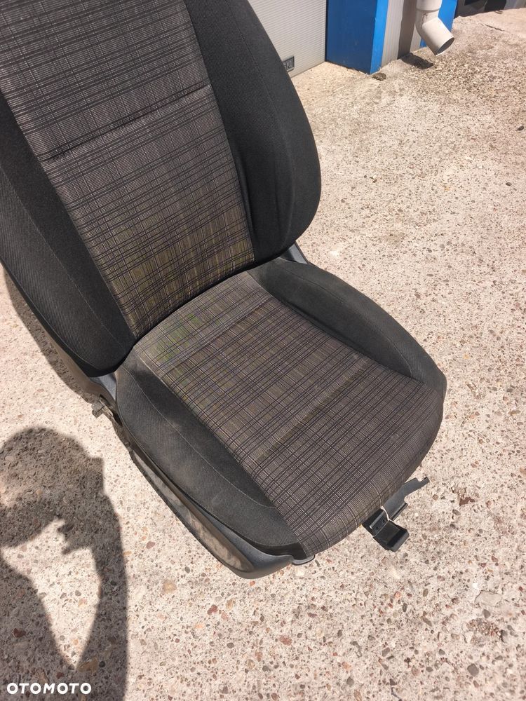 Fotel kierowcy lewy Mercedes Vito w477 2014- - 4