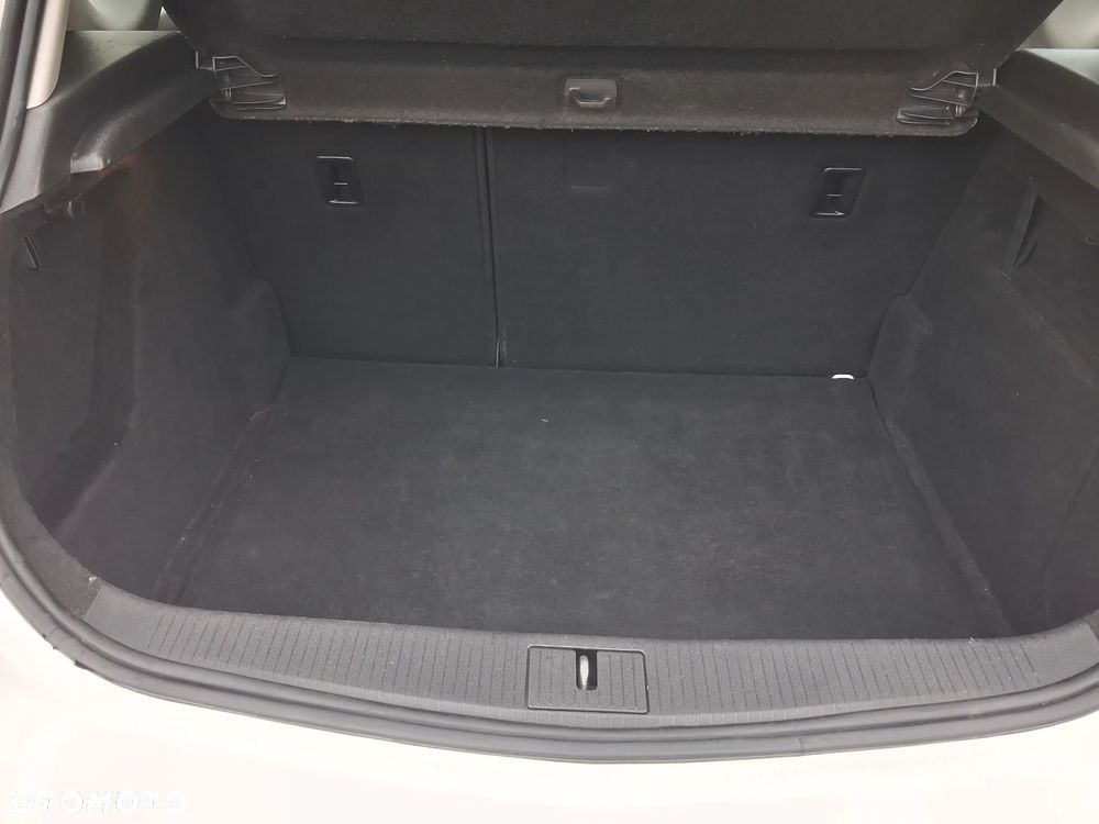 Opel Astra 1.6 Style - 10