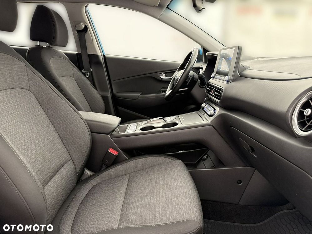 Hyundai Kona 64kWh Modern - 23