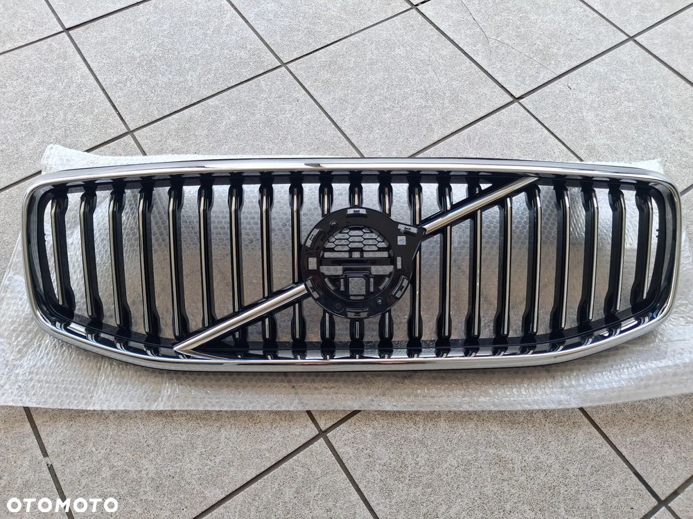Grill Krata wloty powietrza Atrapa zderzaka Volvo XC60 II 2018- wersja z kamerą - 1