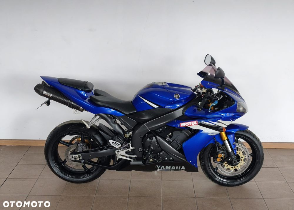 Yamaha R1 - 5