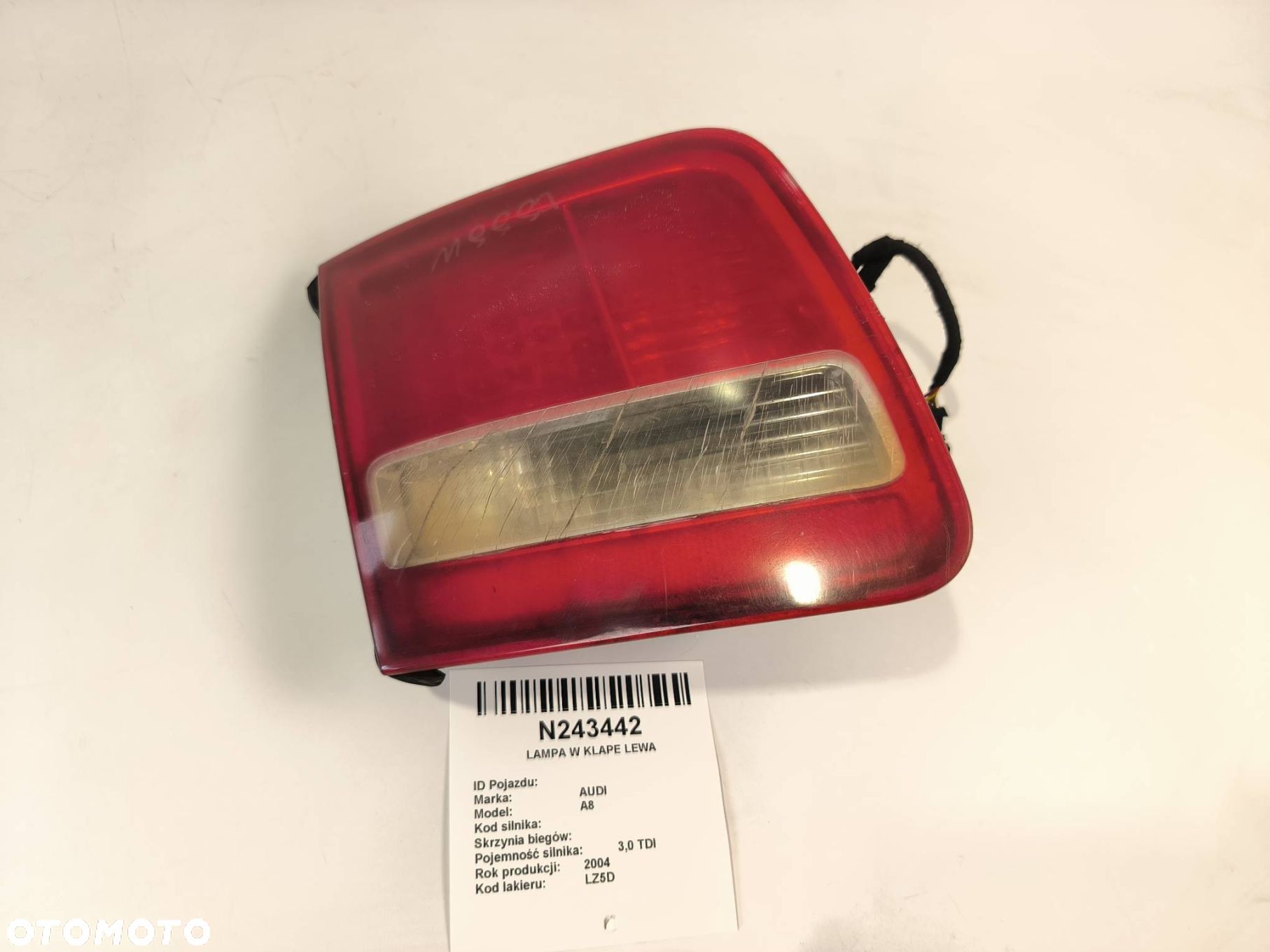 LAMPA W KLAPE LEWA AUDI A8 D3 4E0945093C - 1